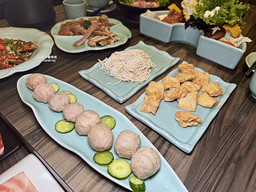 板橋麻辣鍋推薦「青花驕」板橋縣民大道店,鴨血豆腐無限續湯底香又夠味 板橋麻辣鍋推薦「青花驕」板橋縣民大道店,鴨血豆腐無限續湯底香又夠味