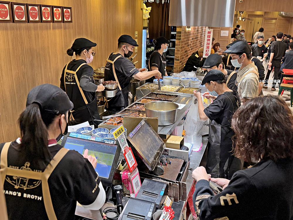 北投市場美食「矮仔財滷肉飯」近半世紀滋味，北投最夯黑金滷肉飯