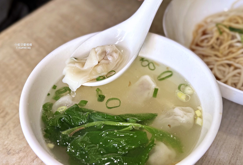 中和美食「永和麵担仔」以乾拌麵聞名三種麵條，用餐時間必客滿