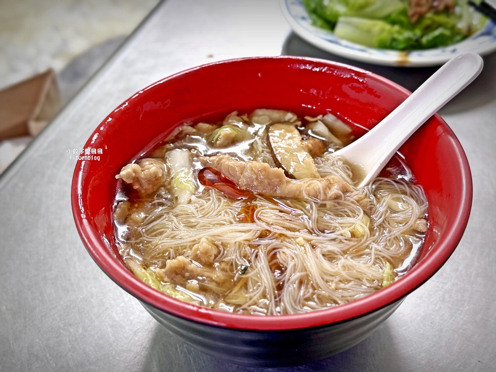 士林美食「光輝肉羹」暗夜市場裡的人聲鼎沸40年銅板小吃