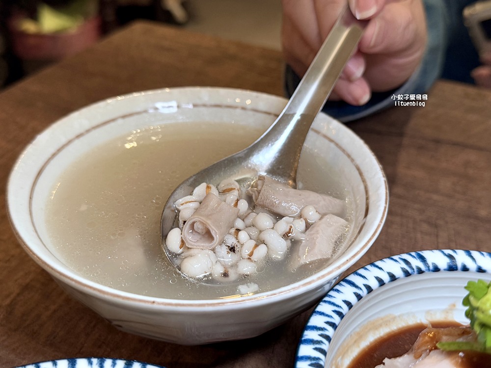 萬華美食「露店蘇來傳|萬華蘇家肉圓油粿」必比登推介肉圓芋粿80年的傳統滋味 萬華美食「露店蘇來傳|萬華蘇家肉圓油粿」必比登推介肉圓芋粿80年的傳統滋味