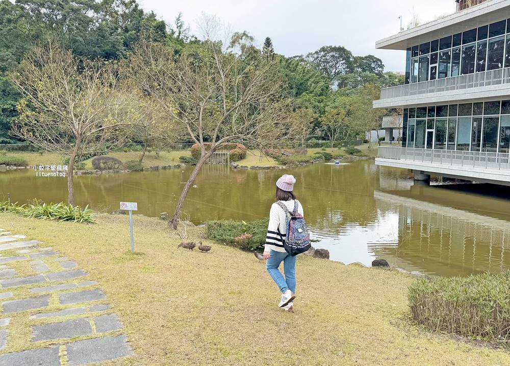 木柵「廢墟咖啡湖村店」校園內湖畔沉浸式咖啡廳
