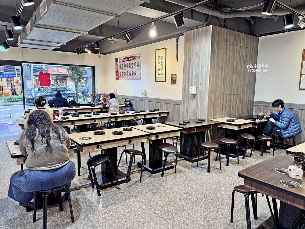 三峽北大火鍋「八鍋臭臭鍋、八鍋小火鍋北大店」19種湯頭+肉燥飯飲料冰淇淋吃到飽，三鶯線三峽站
