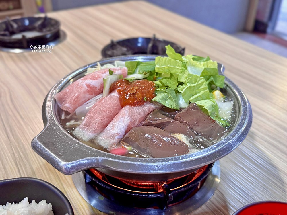 三峽北大火鍋「八鍋臭臭鍋、八鍋小火鍋北大店」19種湯頭+肉燥飯飲料冰淇淋吃到飽,三鶯線三峽站 三峽北大火鍋「八鍋臭臭鍋、八鍋小火鍋北大店」19種湯頭+肉燥飯飲料冰淇淋吃到飽,三鶯線三峽站