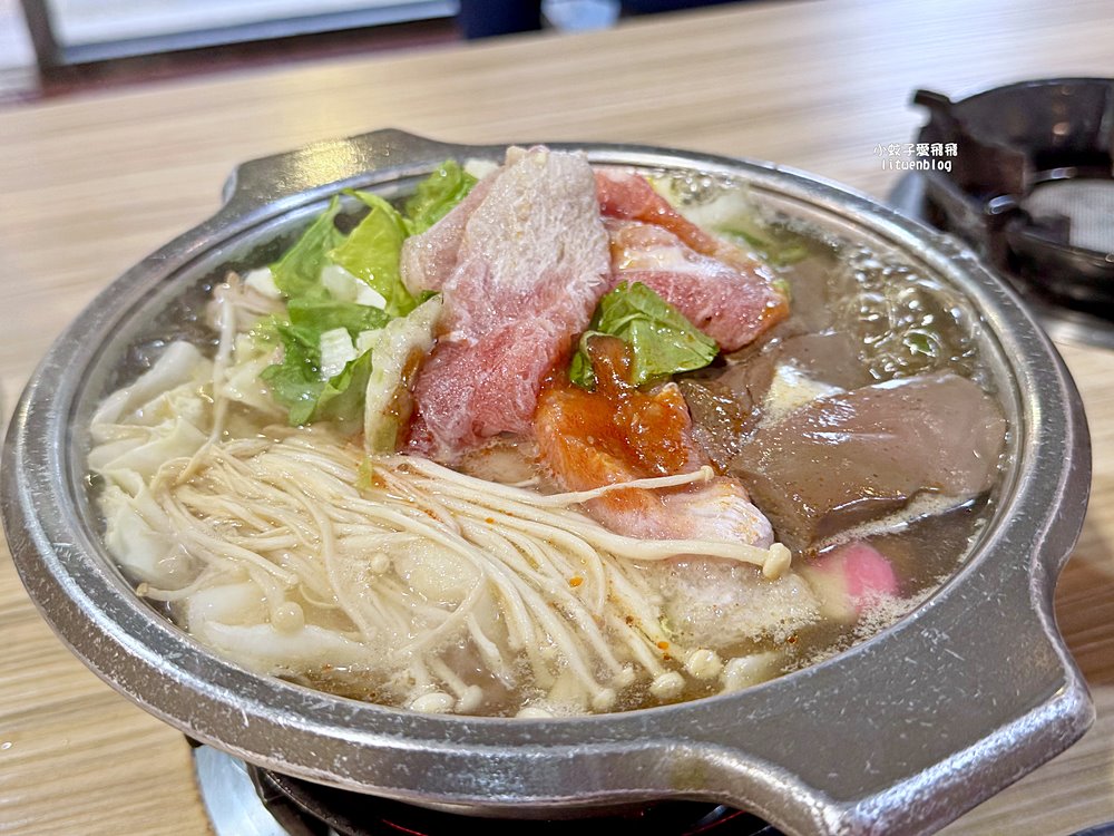 三峽北大火鍋「八鍋臭臭鍋、八鍋小火鍋北大店」19種湯頭+肉燥飯飲料冰淇淋吃到飽,三鶯線三峽站 三峽北大火鍋「八鍋臭臭鍋、八鍋小火鍋北大店」19種湯頭+肉燥飯飲料冰淇淋吃到飽,三鶯線三峽站