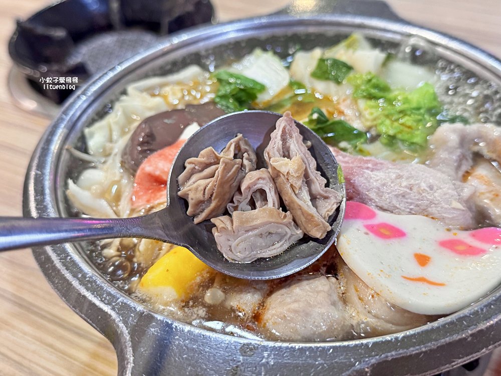 三峽北大火鍋「八鍋臭臭鍋、八鍋小火鍋北大店」19種湯頭+肉燥飯飲料冰淇淋吃到飽,三鶯線三峽站 三峽北大火鍋「八鍋臭臭鍋、八鍋小火鍋北大店」19種湯頭+肉燥飯飲料冰淇淋吃到飽,三鶯線三峽站