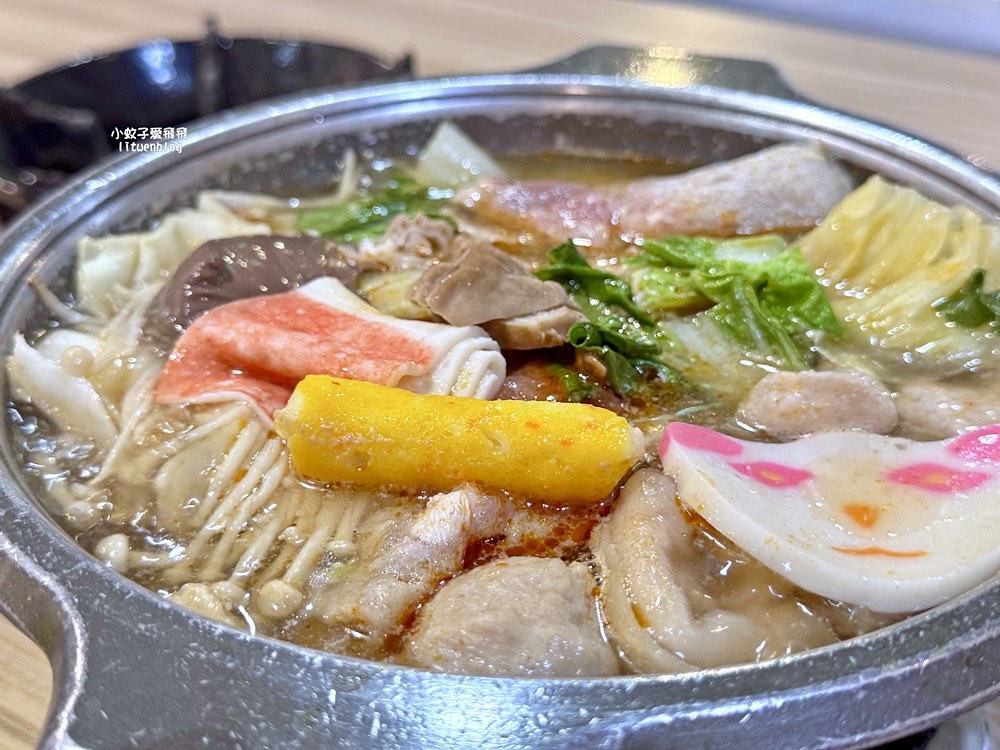 三峽北大火鍋「八鍋臭臭鍋、八鍋小火鍋北大店」19種湯頭+肉燥飯飲料冰淇淋吃到飽,三鶯線三峽站 三峽北大火鍋「八鍋臭臭鍋、八鍋小火鍋北大店」19種湯頭+肉燥飯飲料冰淇淋吃到飽,三鶯線三峽站