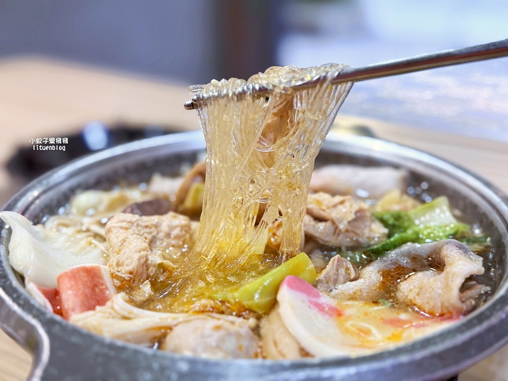 三峽北大火鍋「八鍋臭臭鍋、八鍋小火鍋北大店」19種湯頭+肉燥飯飲料冰淇淋吃到飽,三鶯線三峽站 三峽北大火鍋「八鍋臭臭鍋、八鍋小火鍋北大店」19種湯頭+肉燥飯飲料冰淇淋吃到飽,三鶯線三峽站