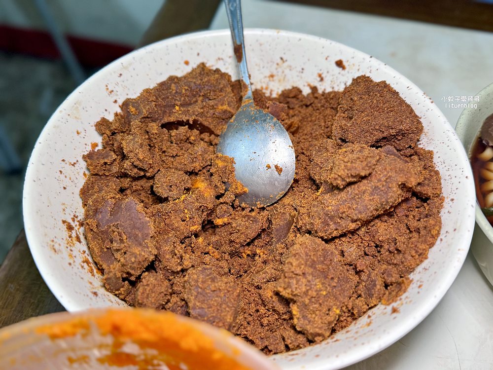「小吳牛肉麵」24小時營業便宜大碗免費加湯