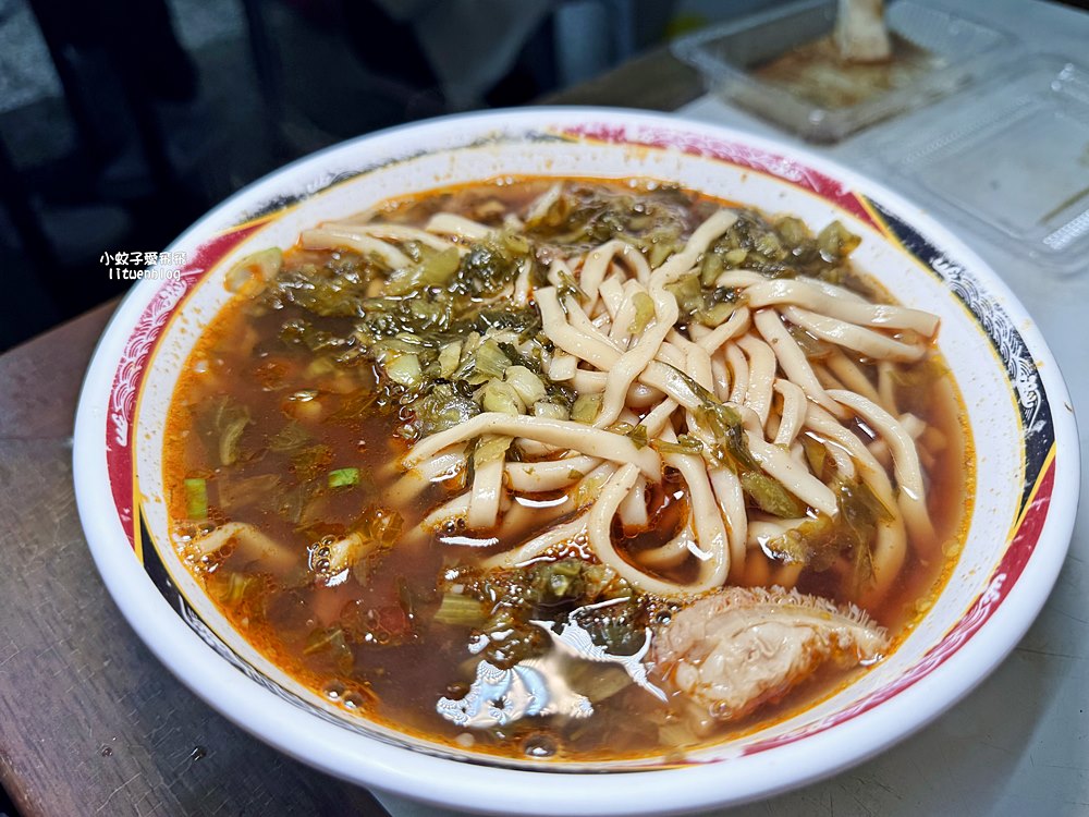 「小吳牛肉麵」24小時營業便宜大碗免費加湯 「小吳牛肉麵」24小時營業便宜大碗免費加湯