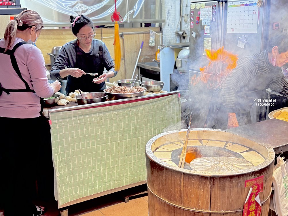 華西街「艋舺黃元祖胡椒餅」傳承第二代小吃