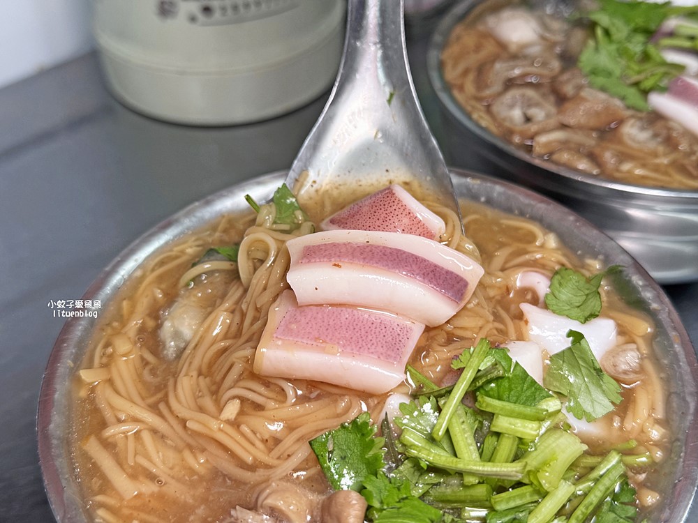 「叁道街手工蚵仔麵線」超過10種口味，大腸蚵仔小卷一次滿足