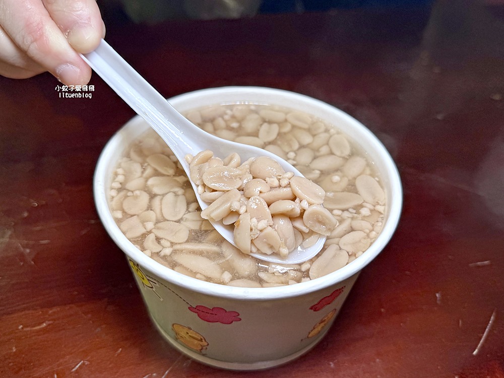 寧夏夜市美食「杉味豆花」特殊焦香味古早味豆花