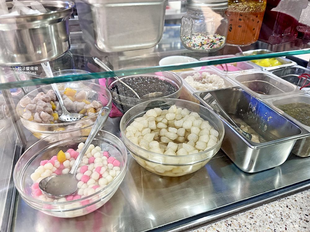 寧夏夜市美食「杉味豆花」特殊焦香味古早味豆花