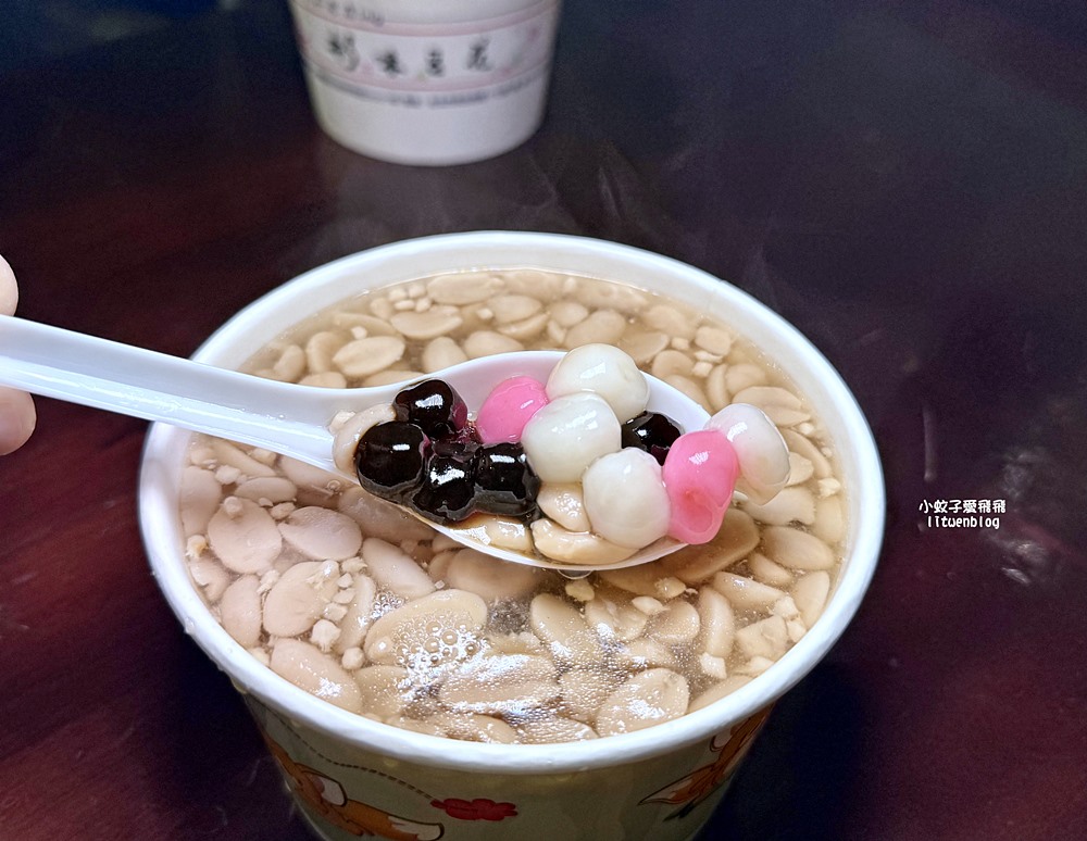 寧夏夜市美食「杉味豆花」特殊焦香味古早味豆花