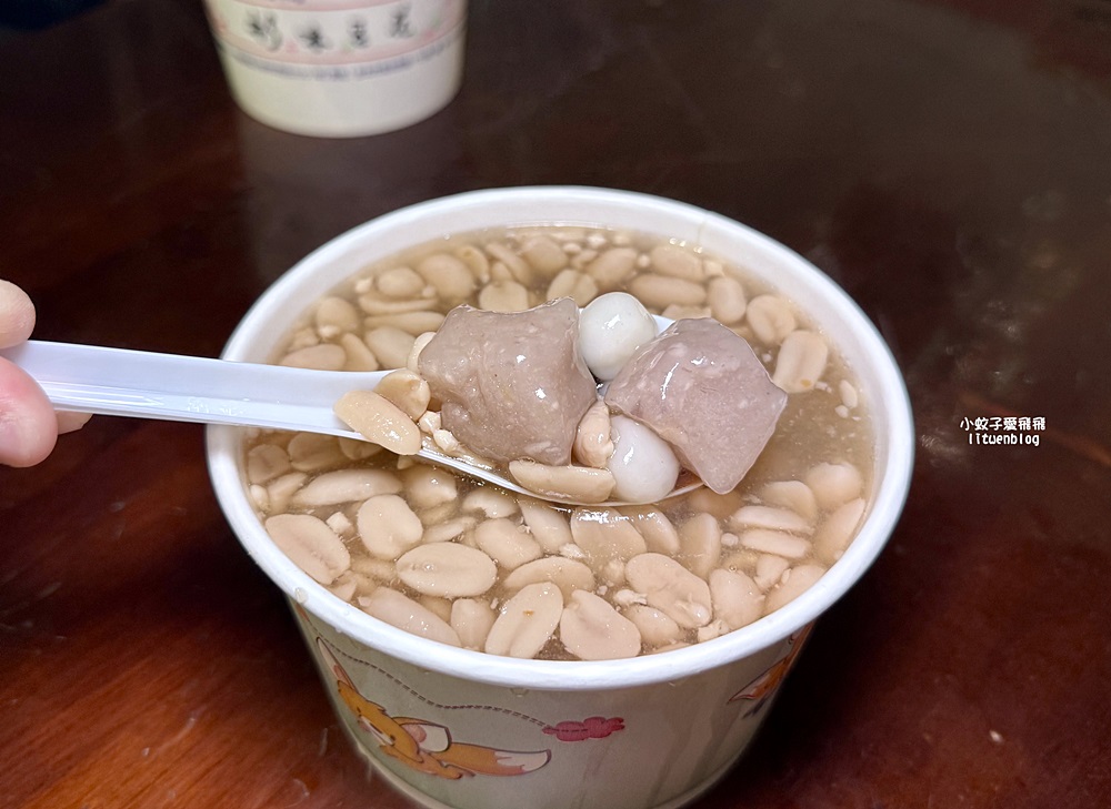 寧夏夜市美食「杉味豆花」特殊焦香味古早味豆花