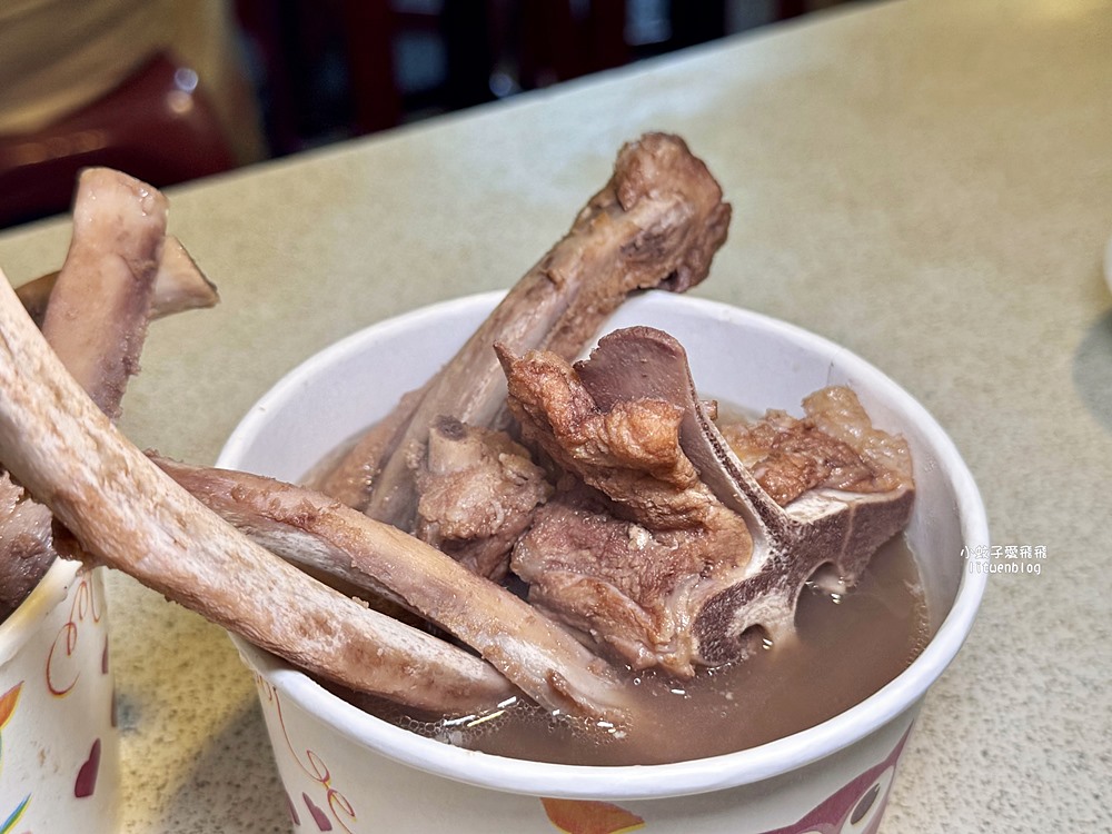 「陳董藥燉排骨」饒河街夜市指標美食，五年米其林必比登推介