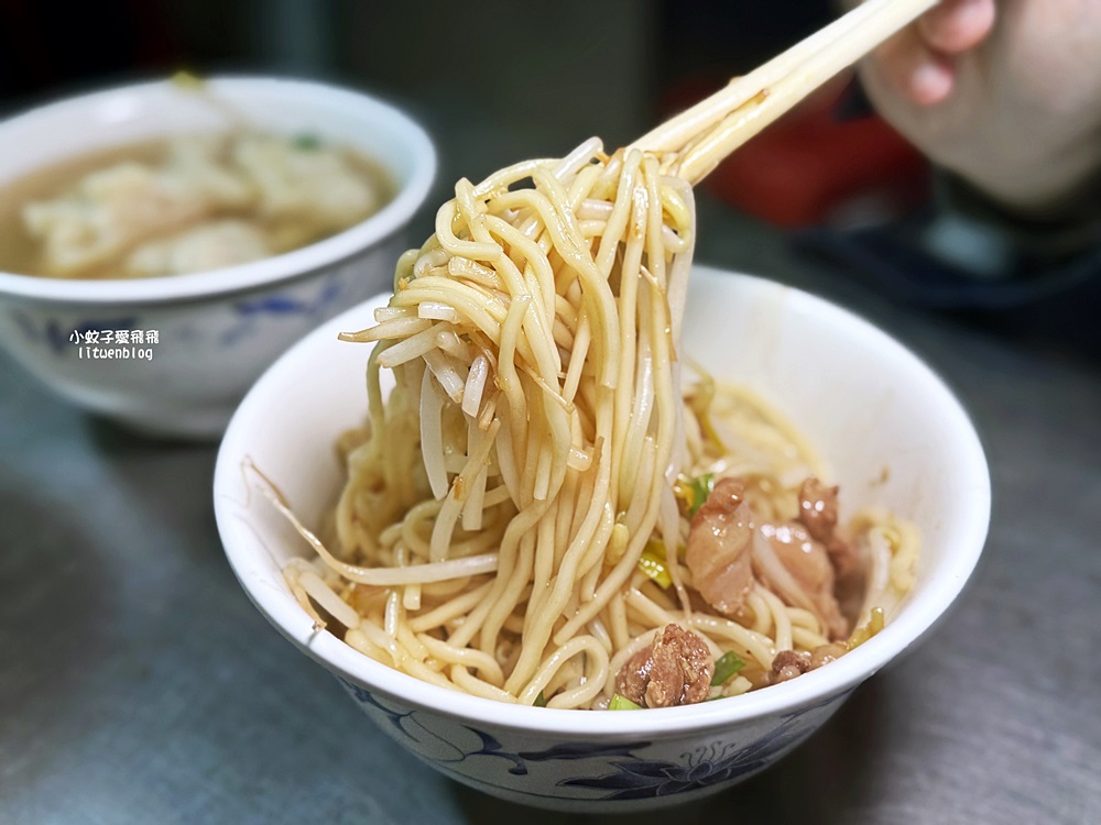 北投美食「漢奇肉羹」於奇岩站正式落腳，魚漿裹豬後腿肉飽滿新鮮