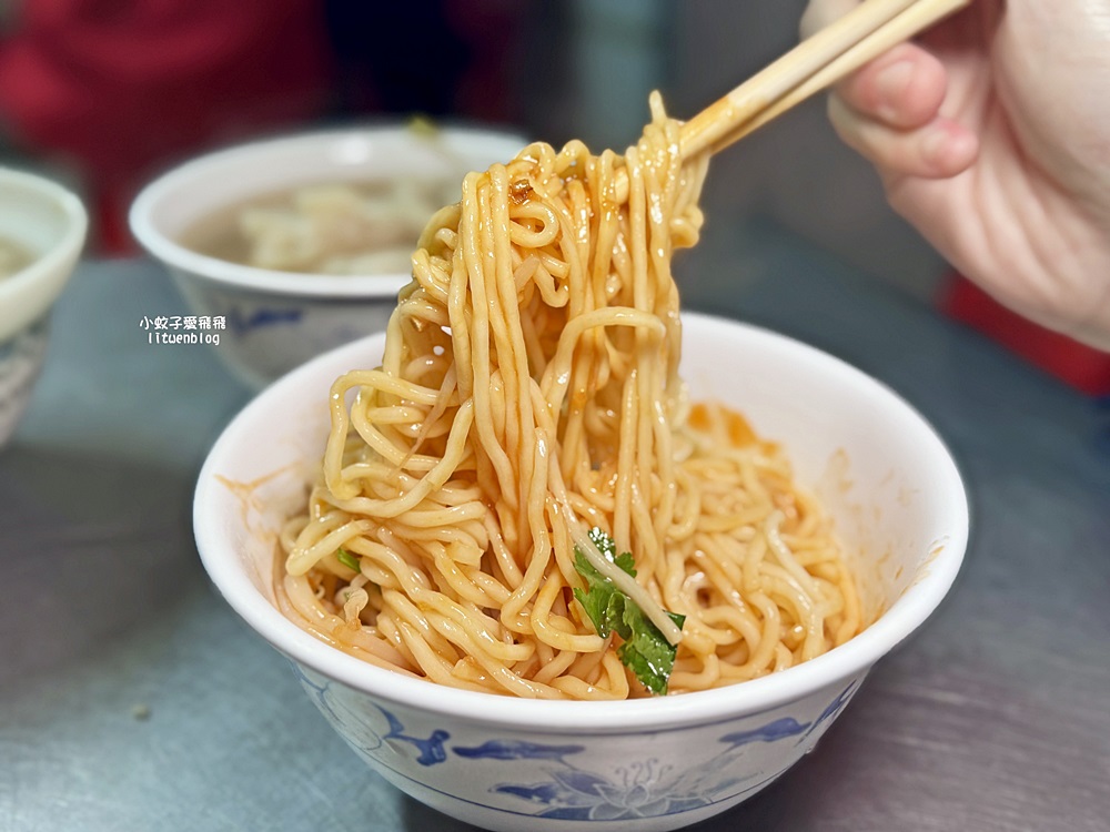 北投美食「漢奇肉羹」於奇岩站正式落腳，魚漿裹豬後腿肉飽滿新鮮