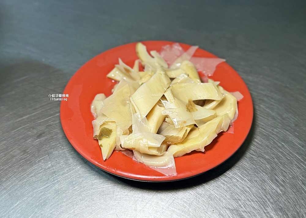 北投美食「漢奇肉羹」於奇岩站正式落腳，魚漿裹豬後腿肉飽滿新鮮