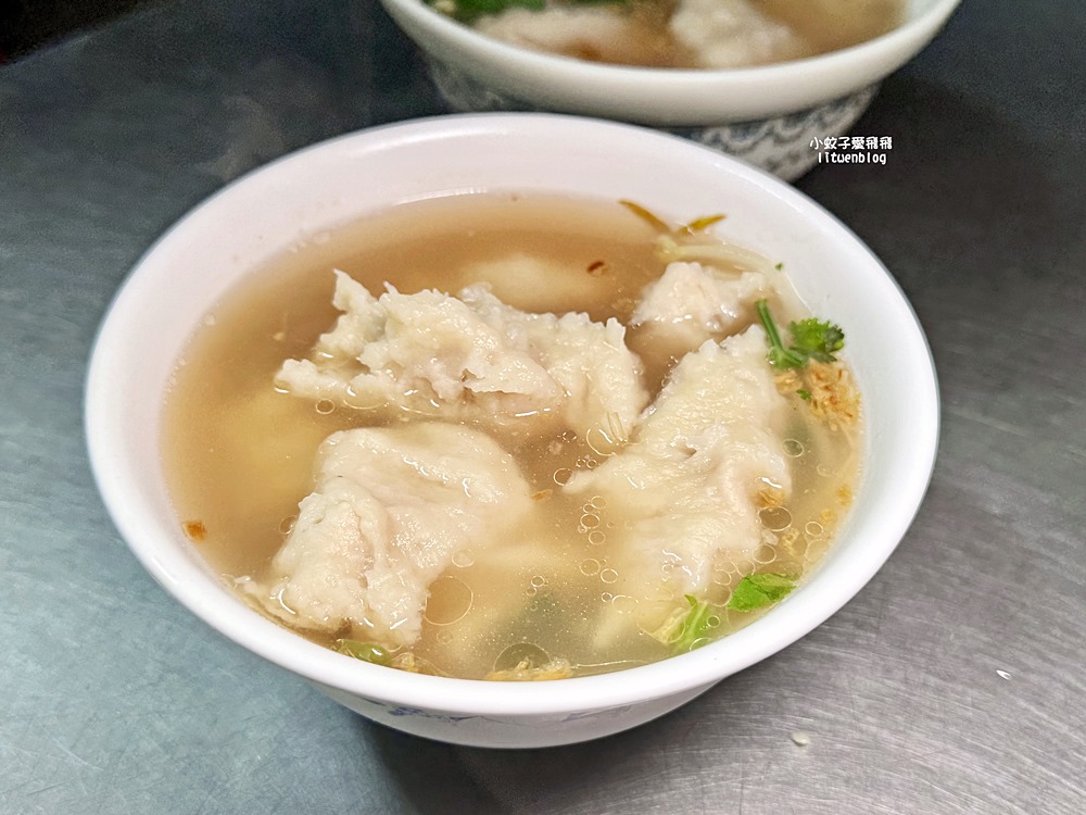 北投美食「漢奇肉羹」於奇岩站正式落腳，魚漿裹豬後腿肉飽滿新鮮