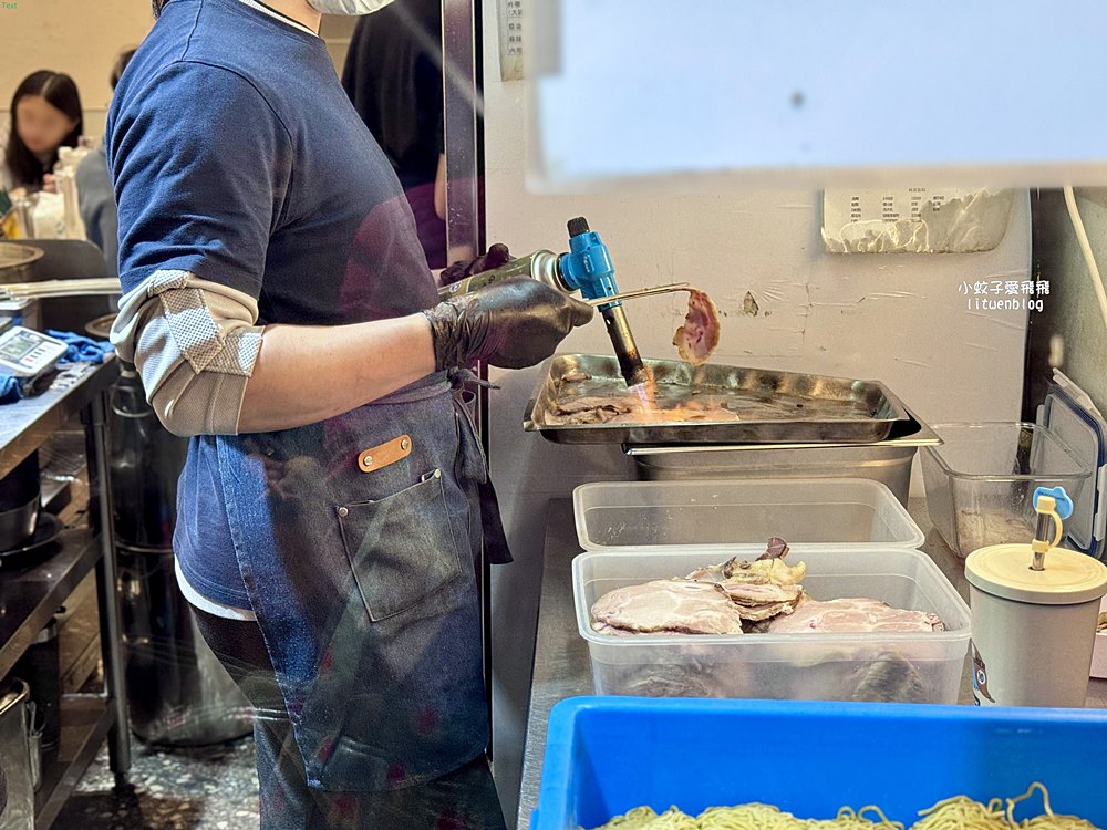 南勢角「小高拉麵」制霸級135元還能免費無限加麵