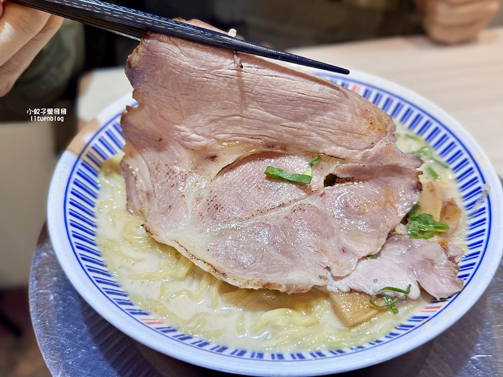 南勢角「小高拉麵」制霸級135元還能免費無限加麵