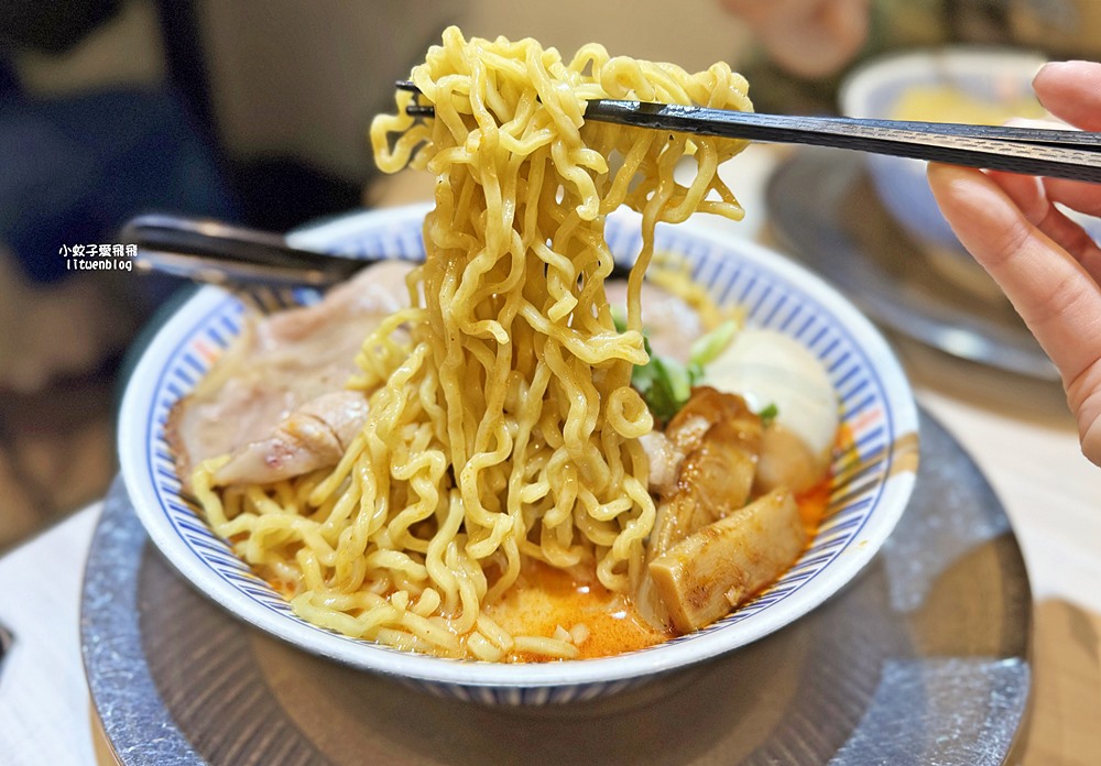 南勢角「小高拉麵」制霸級135元還能免費無限加麵
