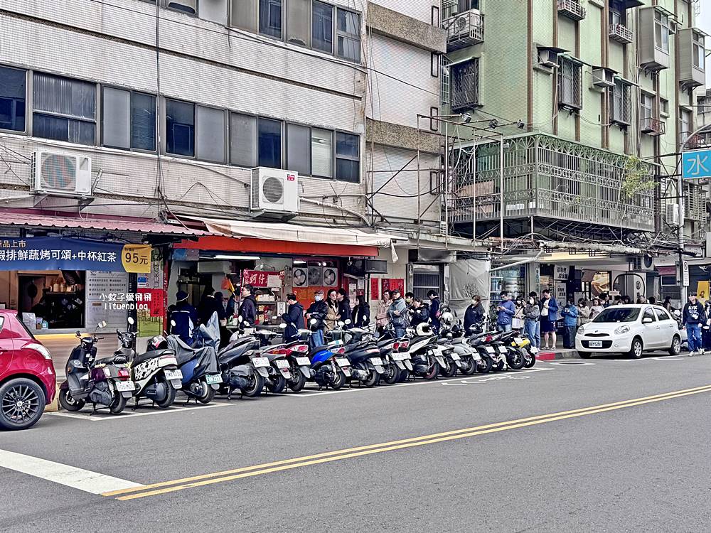 「麵線傳奇」天天排隊熱門名店，食材口感表現都突出