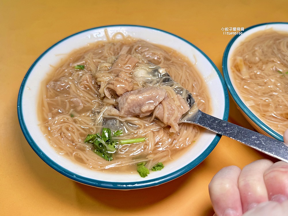 「麵線傳奇」天天排隊熱門名店，食材口感表現都突出