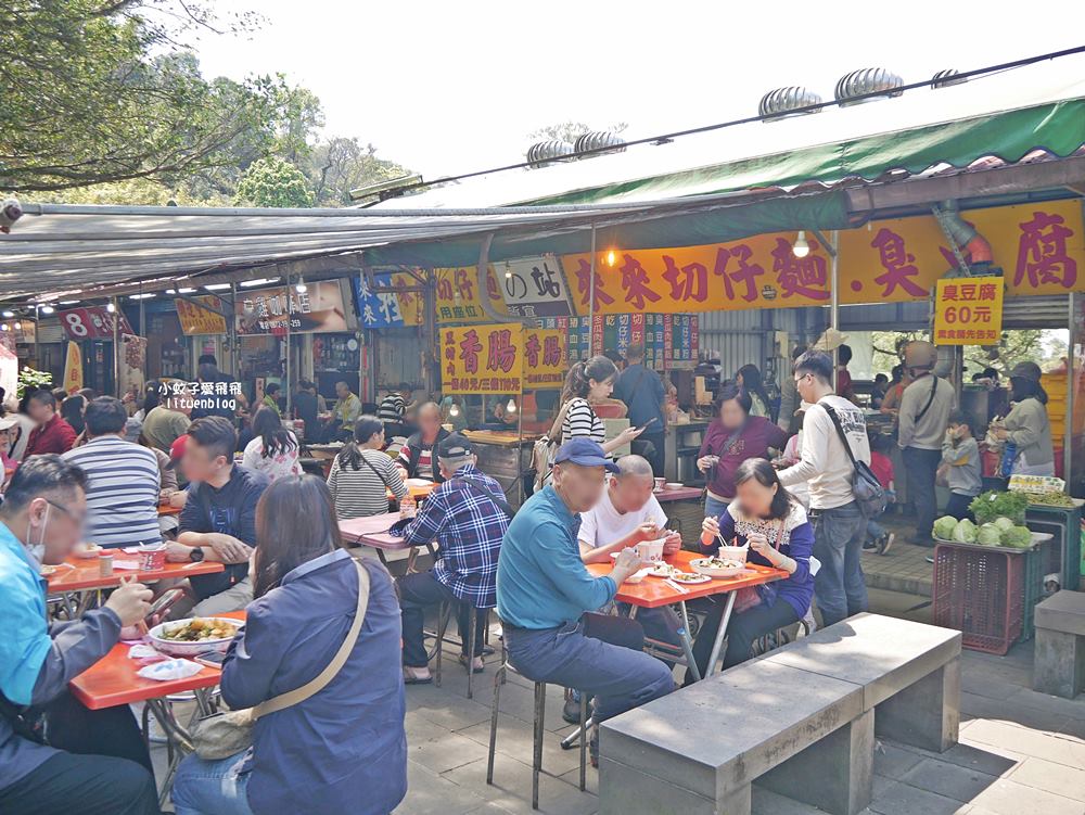 三峽白雞美食「吳媽媽大溪豆干，來來切仔麵」行修宮旁50年老店，在地人也排隊