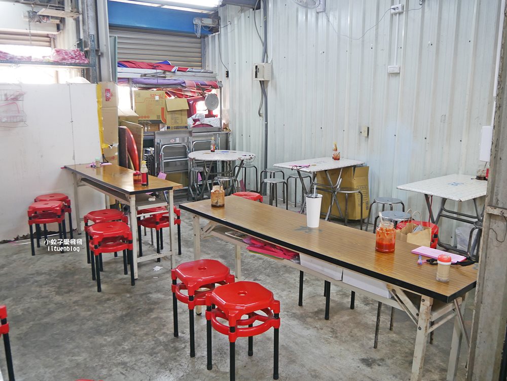 三峽白雞美食「吳媽媽大溪豆干，來來切仔麵」行修宮旁50年老店，在地人也排隊