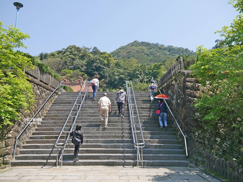 三峽景點「行修宮」莊嚴肅穆清幽，登山步道一覽遼闊全景