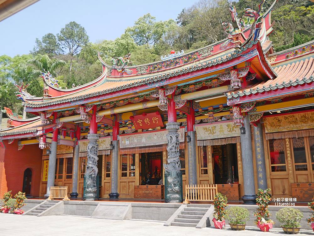 三峽景點「行修宮」莊嚴肅穆清幽，登山步道一覽遼闊全景