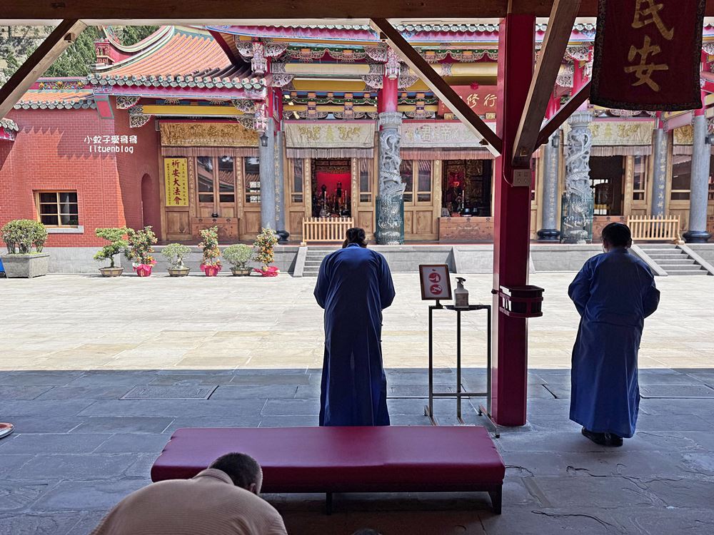 三峽景點「行修宮」莊嚴肅穆清幽，登山步道一覽遼闊全景