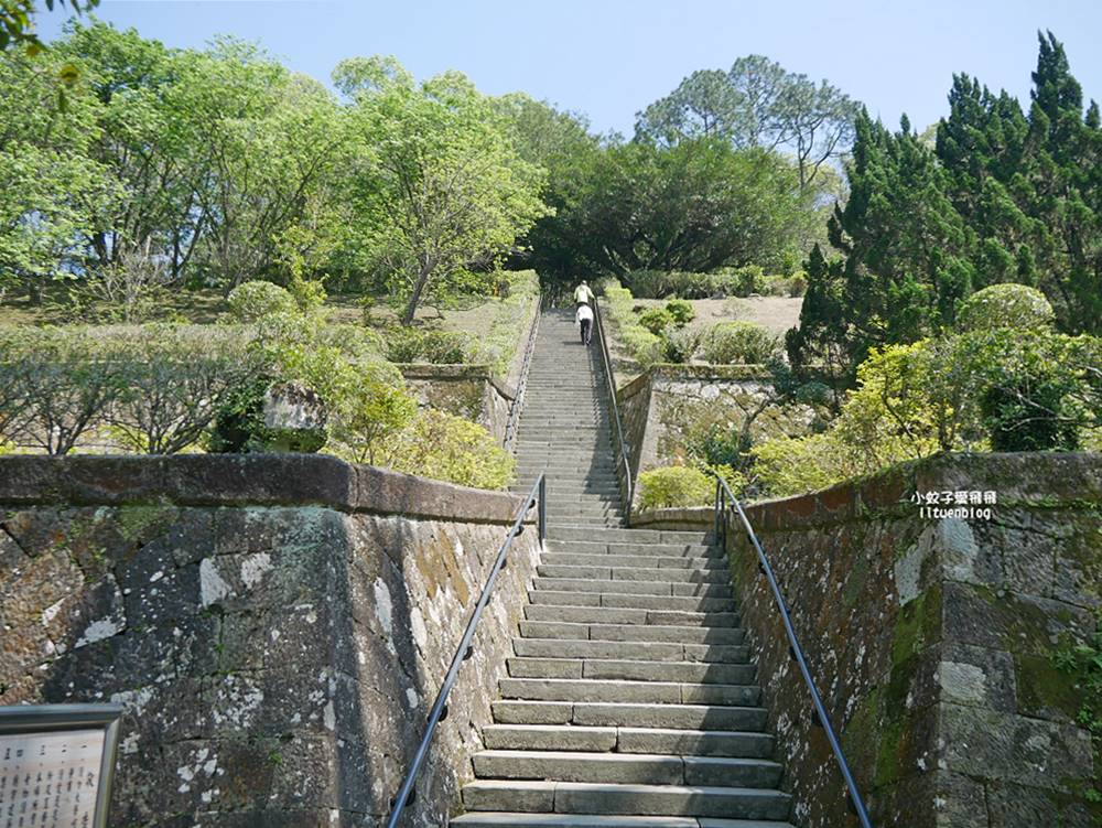 三峽景點「行修宮」莊嚴肅穆清幽，登山步道一覽遼闊全景
