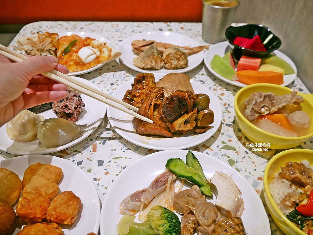板橋美食「我家牛排板橋遠科店」390元自助吧吃到飽多達百道料理