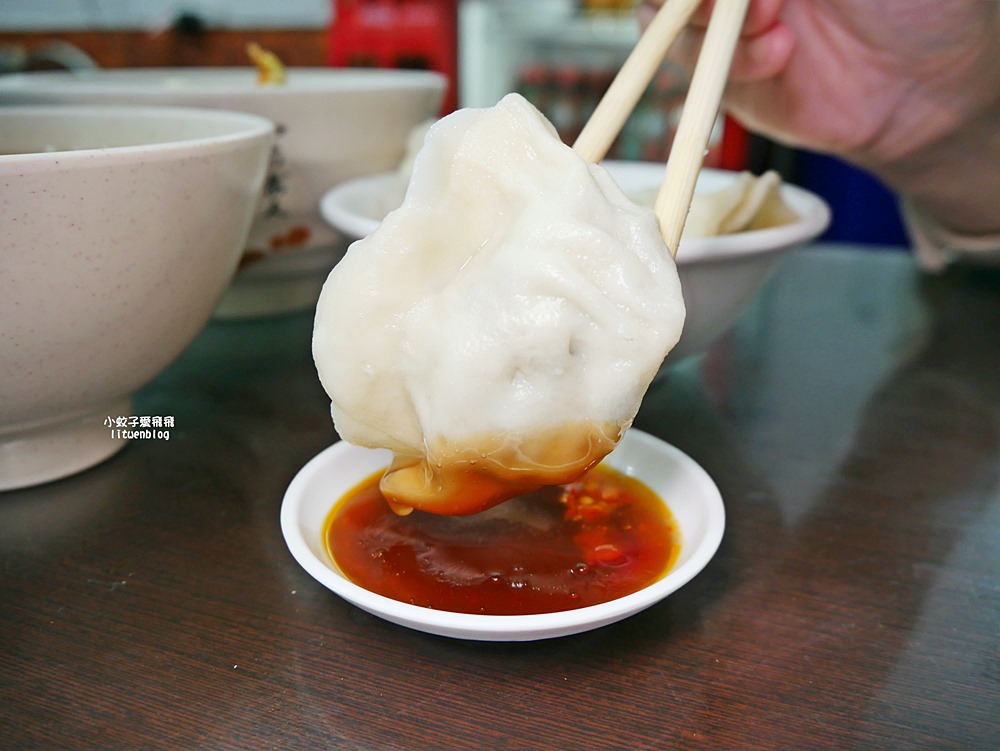 鶯歌美食「品香水餃」超大顆飽滿水餃在地20年