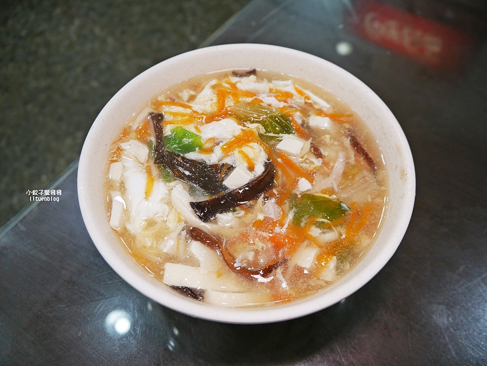 鶯歌美食「品香水餃」超大顆飽滿水餃在地20年