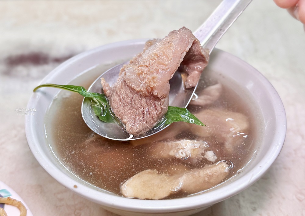 民生社區美食「蕭家牛雜湯」必點牛雜湯+牛肉炒麵清爽夠味