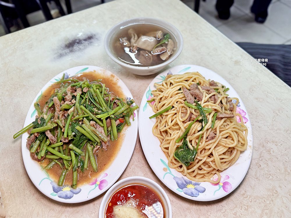 民生社區美食「蕭家牛雜湯」必點牛雜湯+牛肉炒麵清爽夠味 @小蚊子愛飛飛 litwenblog