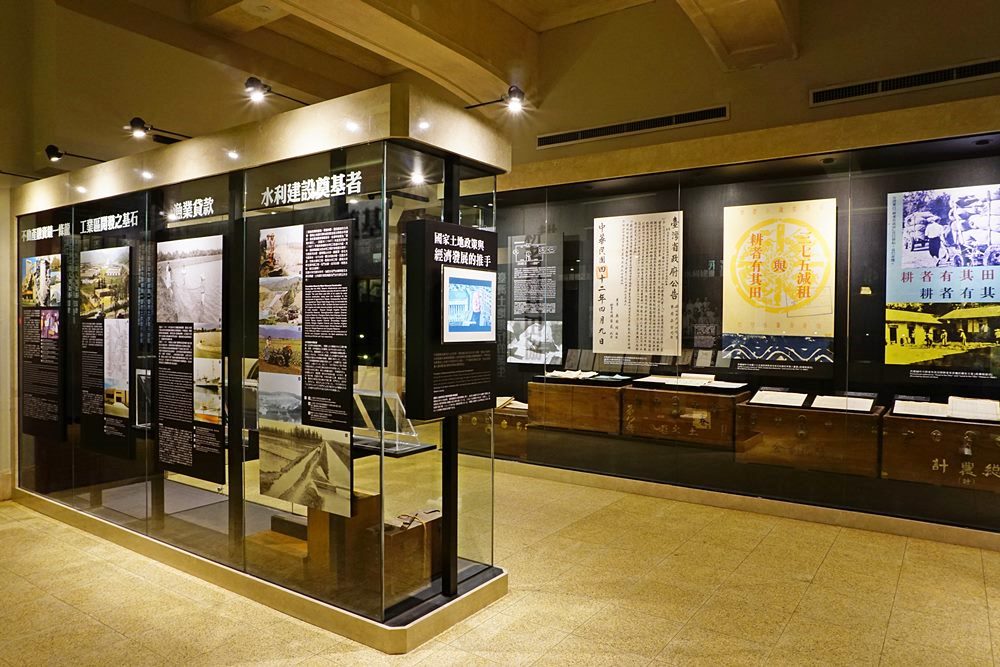 「國立臺灣博物館古生物館」踏入恐龍奇觀世界，門票30元一次逛兩館