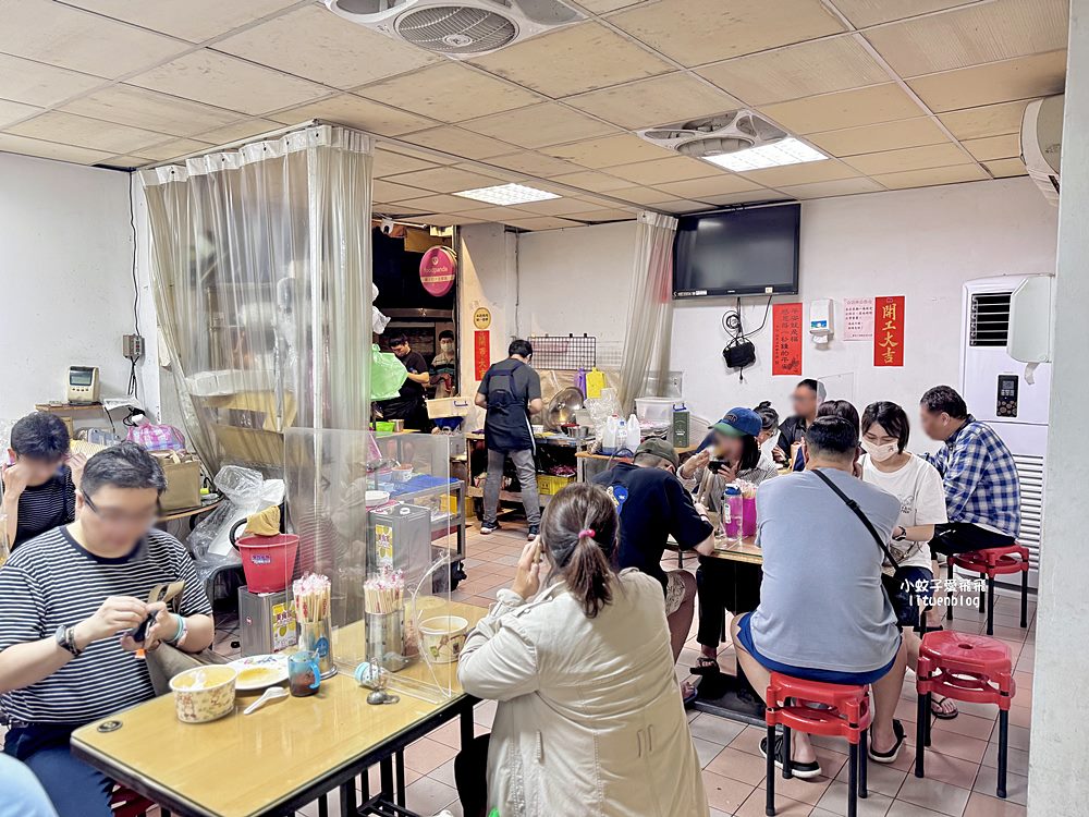 「蕭家下港脆皮臭豆腐」一口炸汁的臭豆腐外酥內嫩 「蕭家下港脆皮臭豆腐」一口炸汁的臭豆腐外酥內嫩