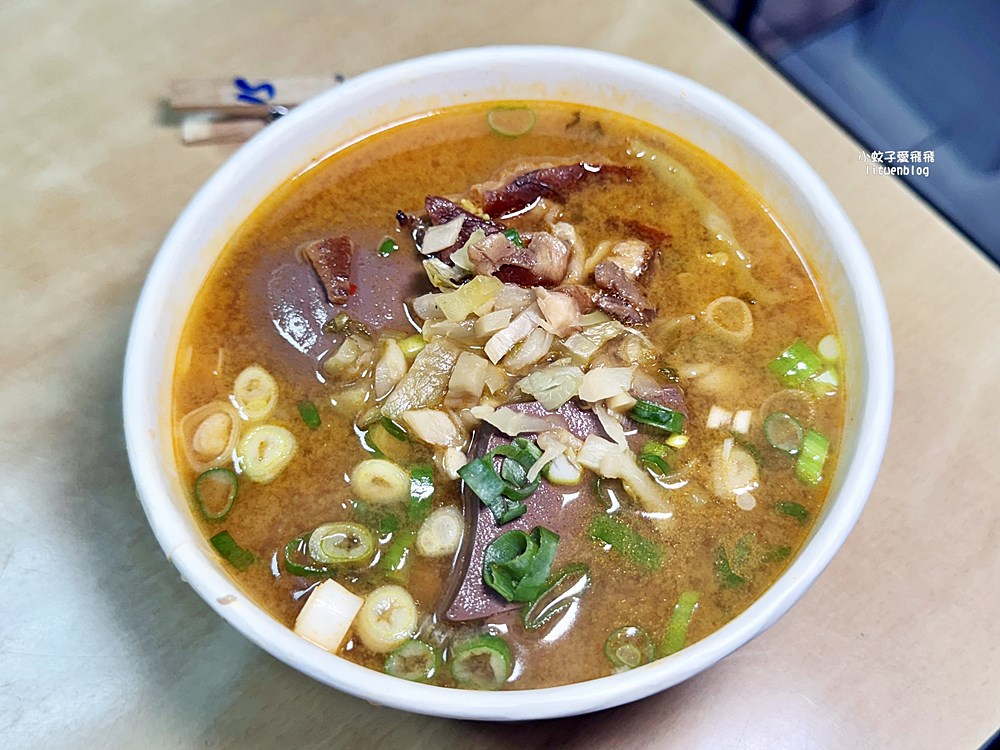 「蕭家下港脆皮臭豆腐」一口炸汁的臭豆腐外酥內嫩
