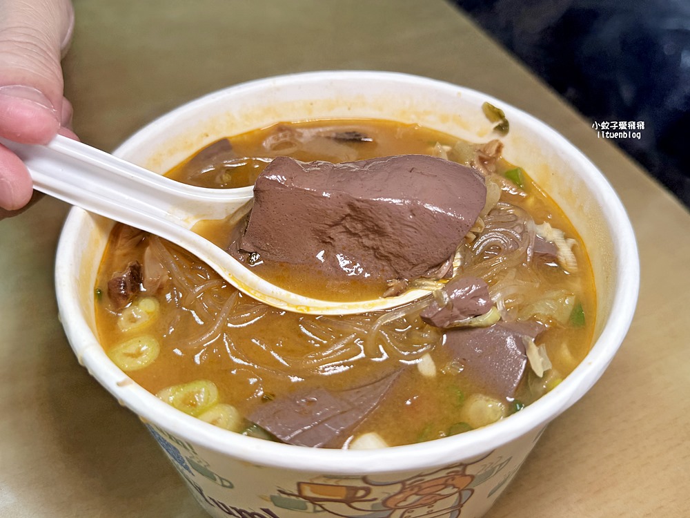 「蕭家下港脆皮臭豆腐」一口炸汁的臭豆腐外酥內嫩 「蕭家下港脆皮臭豆腐」一口炸汁的臭豆腐外酥內嫩