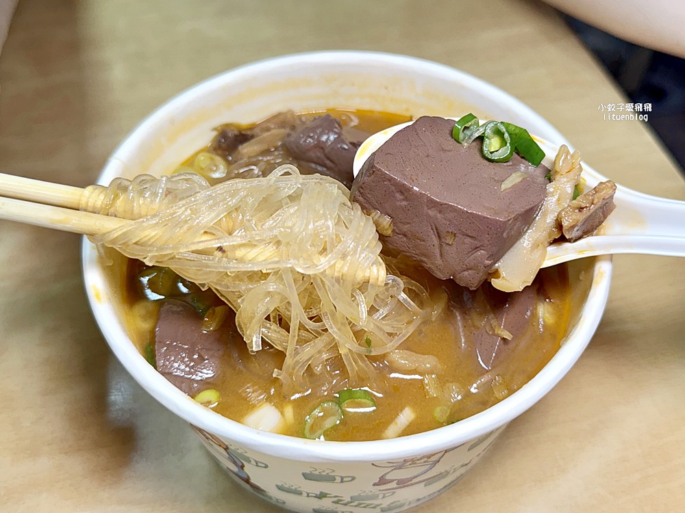 「蕭家下港脆皮臭豆腐」一口炸汁的臭豆腐外酥內嫩 「蕭家下港脆皮臭豆腐」一口炸汁的臭豆腐外酥內嫩