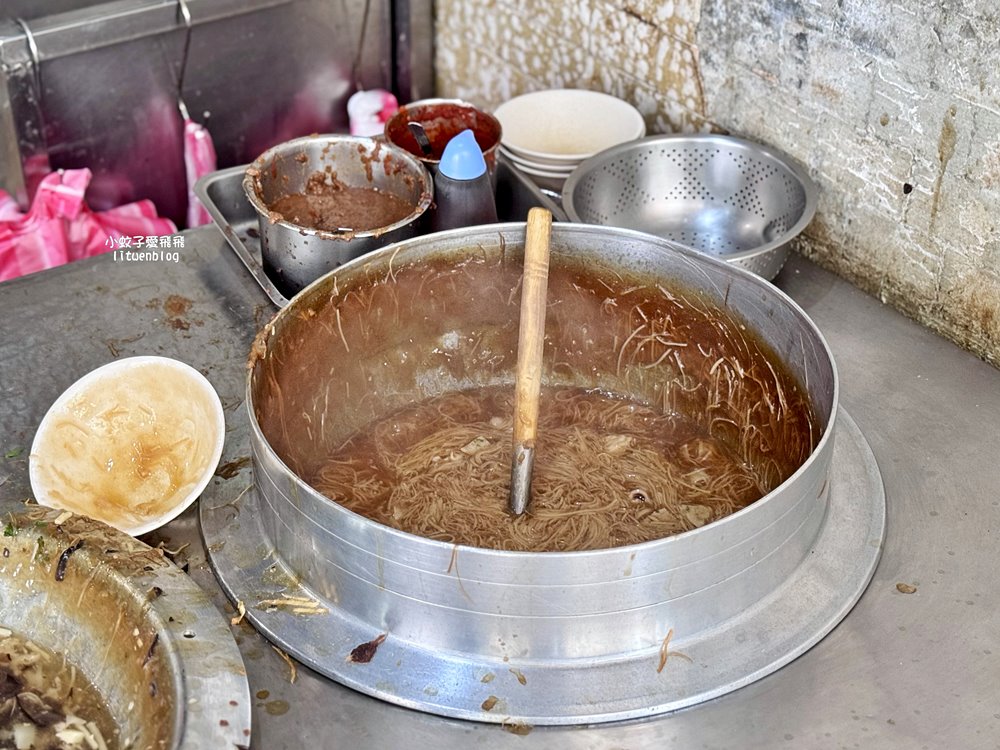 古亭站美食「同安街麵線羹」沒有招牌認排隊就對了,銅板價超人氣麵線 古亭站美食「同安街麵線羹」沒有招牌認排隊就對了,銅板價超人氣麵線