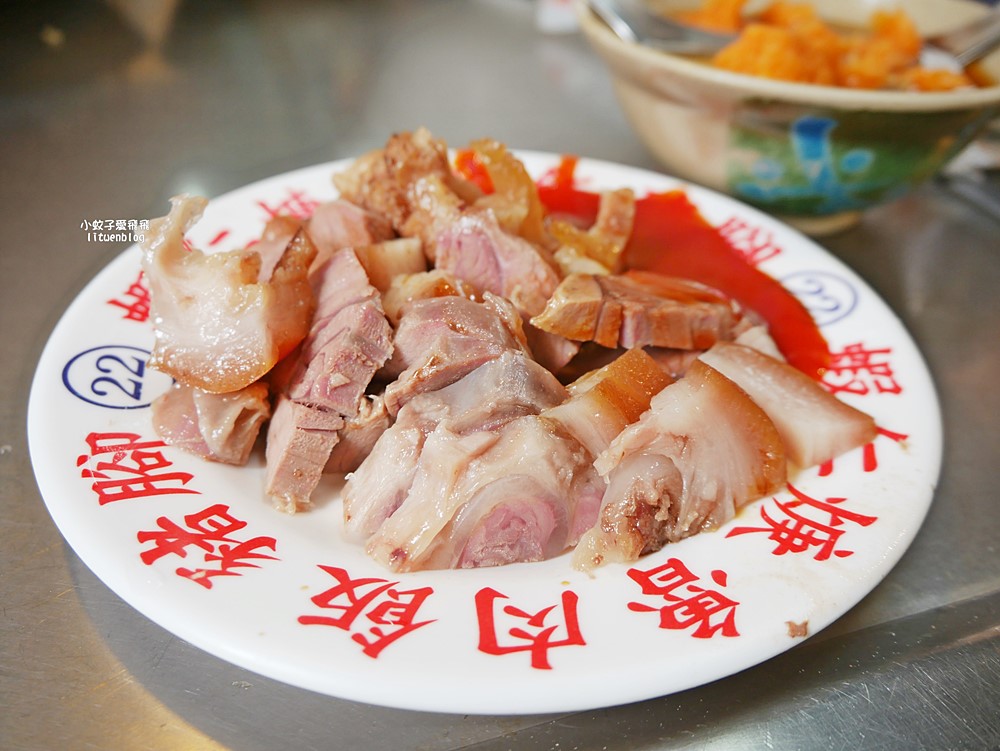 基隆夜市美食「基隆廟口22號蝦仁羹豬腳」不吃不可黏嘴唇滷肉飯與Q勁豬腳