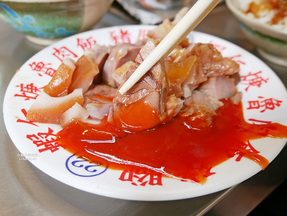 基隆夜市美食「基隆廟口22號蝦仁羹豬腳」不吃不可黏嘴唇滷肉飯與Q勁豬腳