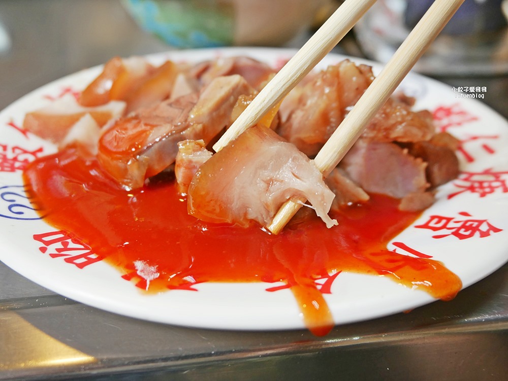 基隆夜市美食「基隆廟口22號蝦仁羹豬腳」不吃不可黏嘴唇滷肉飯與Q勁豬腳